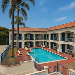 Hotel Lyfe & By Aga - Lax Airport