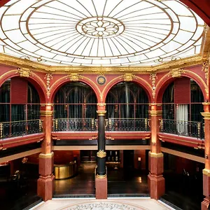 Banke Opera, Autograph Collection 5* París